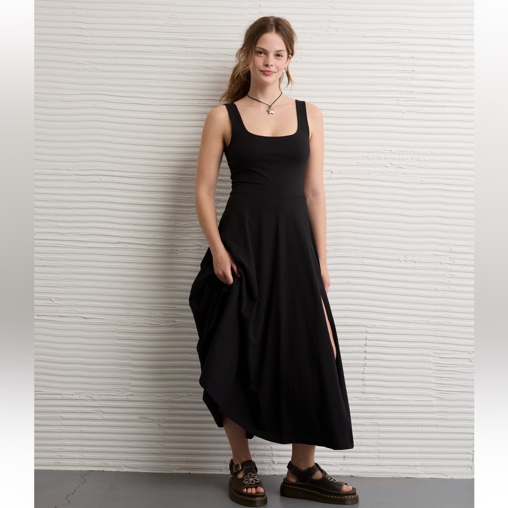 AE Scoop Neck Midi Dress
